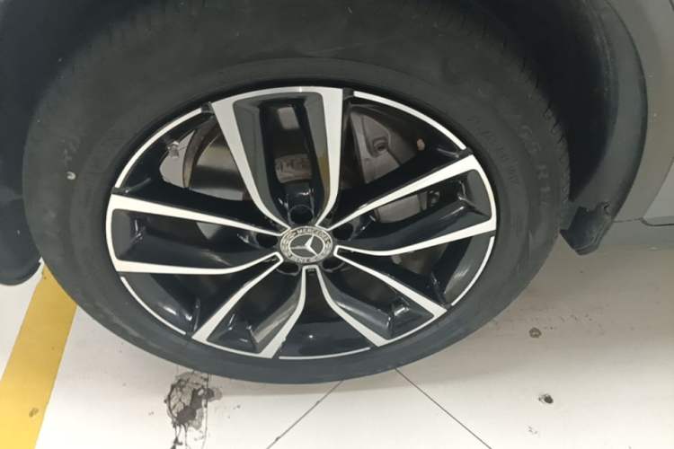 Used Mercedes-Benz GLC 2020 Facelifted GLC 260 L 4MATIC Dynamic Edition Left Front Wheel Hub