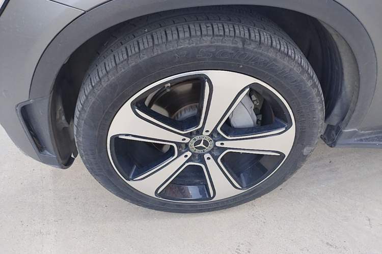 Used Mercedes-Benz GLC 2020 GLC 300 L 4MATIC Luxury Model Left Front Wheel Hub
