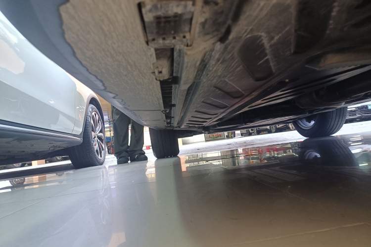 Used Mercedes-Benz GLC 2020 Facelift GLC 300 L 4MATIC Dynamic Edition Left Side Sill