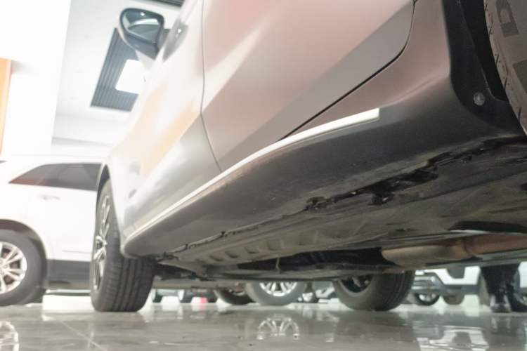 Used Mercedes-Benz GLC 2020 GLC 300 L 4MATIC Dynamic Edition Left Side Sill