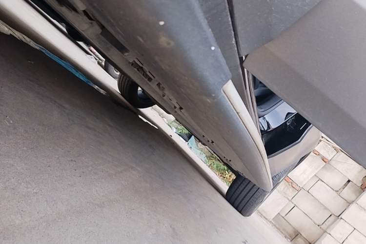 Used Mercedes-Benz GLC 2020 GLC 300 L 4MATIC Luxury Model Left Side Sill