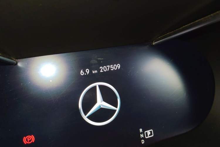 Used Mercedes-Benz GLC 2020 GLC 300 L 4MATIC Dynamic Edition Odometer Close Up