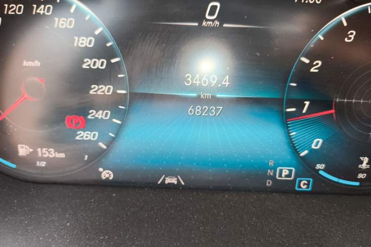 Used Mercedes-Benz GLC 2020 Facelift GLC 300 L 4MATIC Dynamic Edition Odometer Close Up