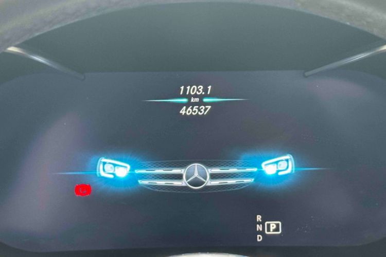 Used Mercedes-Benz GLC 2020 GLC 260 L 4MATIC Luxury Model Odometer Close Up