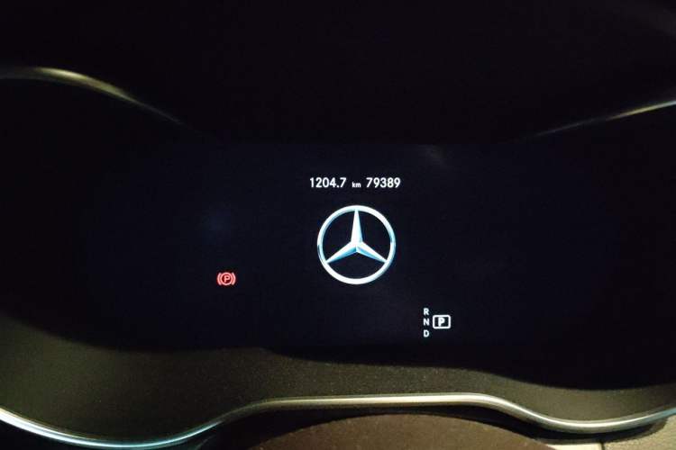 Used Mercedes-Benz GLC 2020 GLC 300 L 4MATIC Dynamic Edition Odometer Close Up