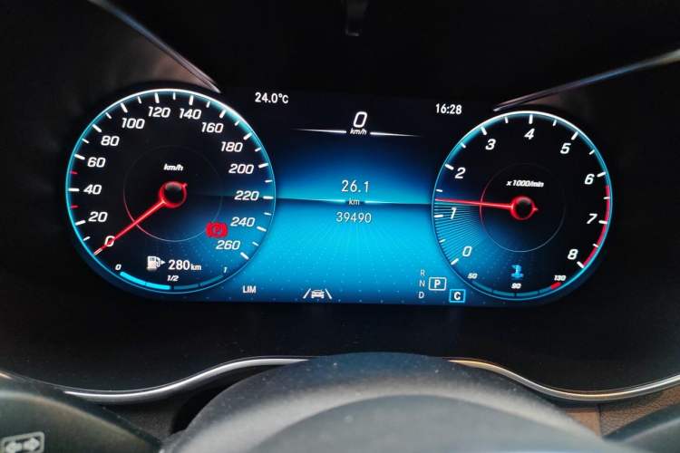 Used Mercedes-Benz GLC 2020 Facelift GLC 300 L 4MATIC Dynamic Edition Odometer Close Up