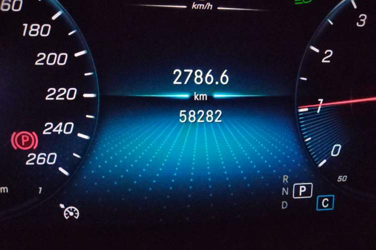 Used Mercedes-Benz GLC 2020 Facelift GLC 260 L 4MATIC Luxury Edition Odometer Close Up
