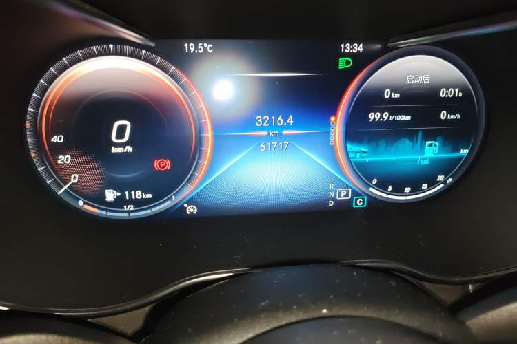 Used Mercedes-Benz GLC 2020 GLC 260 L 4MATIC Luxury Model Odometer Close Up