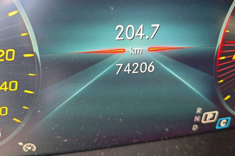 Used Mercedes-Benz GLC 2020 Facelift GLC 260 L 4MATIC Luxury Edition Odometer Close Up