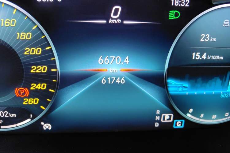 Used Mercedes-Benz GLC 2020 Facelift GLC 260 L 4MATIC Luxury Edition Odometer Close Up
