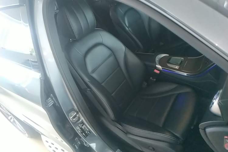 Used Mercedes-Benz GLC 2020 GLC 260 L 4MATIC Luxury Model Right Front Seat