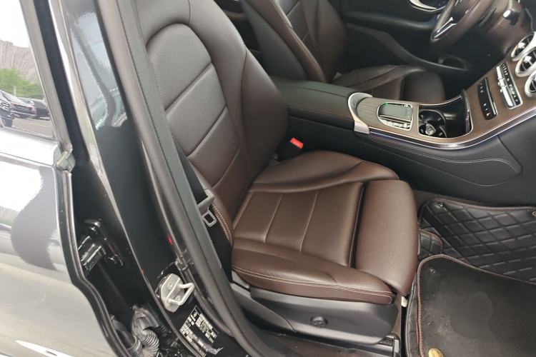 Used Mercedes-Benz GLC 2020 Facelift GLC 260 L 4MATIC Luxury Edition Right Front Seat