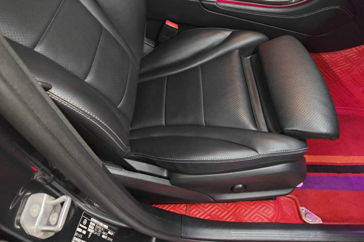 Used Mercedes-Benz GLC 2020 Facelift GLC 300 L 4MATIC Dynamic Edition Right Front Seat