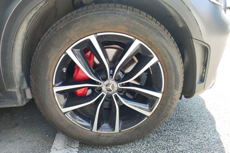 Used Mercedes-Benz GLC 2020 GLC 300 L 4MATIC Dynamic Edition Right Front Wheel Hub