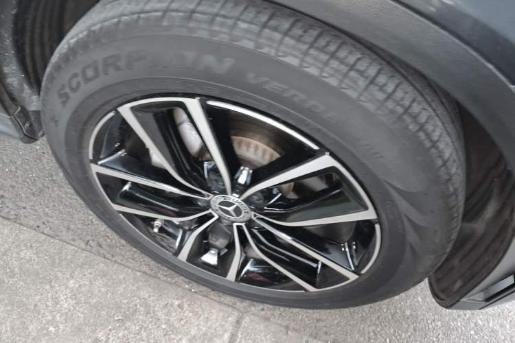 Used Mercedes-Benz GLC 2020 Facelift GLC 260 L 4MATIC Luxury Edition Right Front Wheel Hub