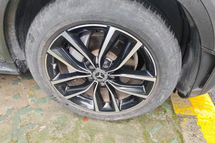 Used Mercedes-Benz GLC 2020 Facelift GLC 300 L 4MATIC Dynamic Edition Right Front Wheel Hub