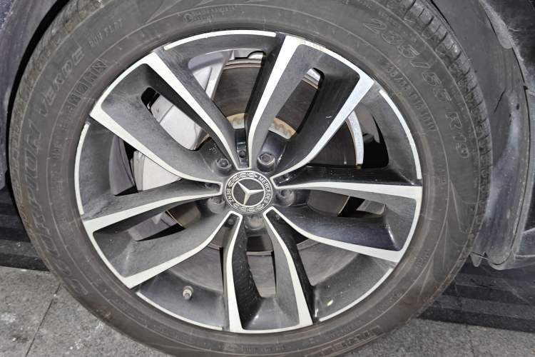 Used Mercedes-Benz GLC 2020 GLC 260 L 4MATIC Luxury Model Right Front Wheel Hub