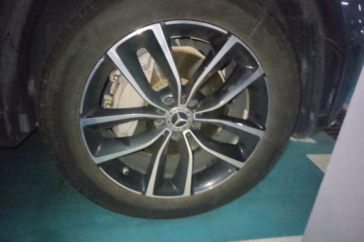 Used Mercedes-Benz GLC 2020 Facelift GLC 260 L 4MATIC Luxury Edition Right Front Wheel Hub