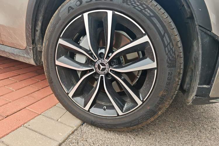 Used Mercedes-Benz GLC 2020 Facelift GLC 260 L 4MATIC Luxury Edition Right Front Wheel Hub