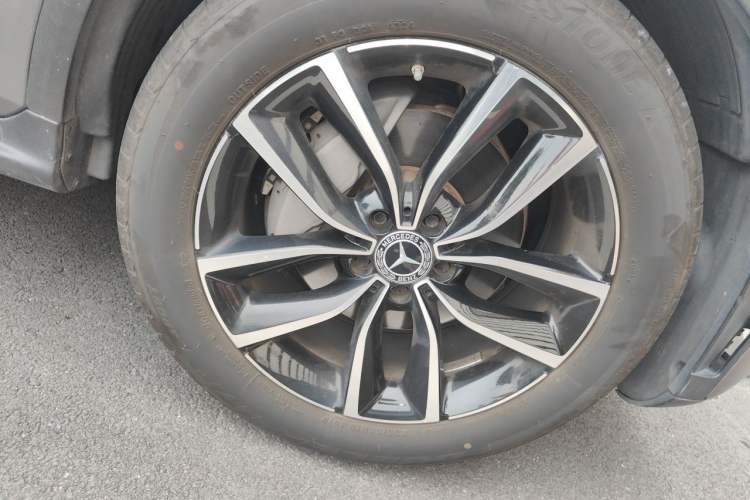 Used Mercedes-Benz GLC 2020 Facelift GLC 300 L 4MATIC Dynamic Edition Right Front Wheel Hub