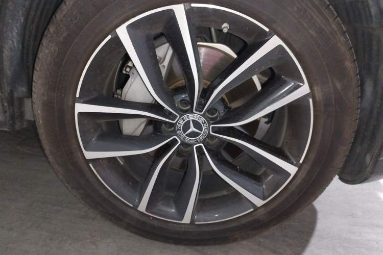 Used Mercedes-Benz GLC 2020 Facelift GLC 300 L 4MATIC Dynamic Edition Right Front Wheel Hub