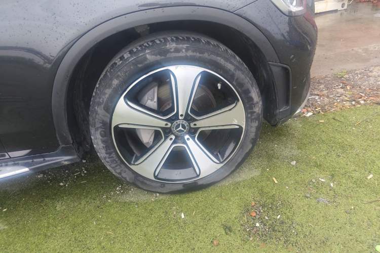 Used Mercedes-Benz GLC 2020 GLC 300 L 4MATIC Luxury Model Right Front Wheel Hub
