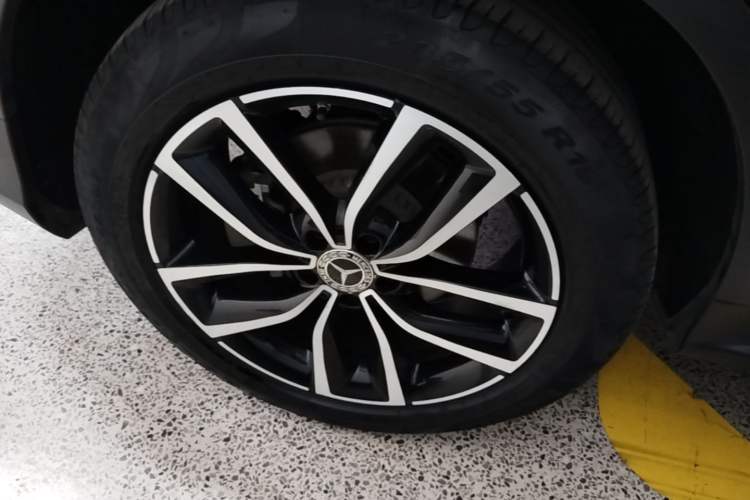 Used Mercedes-Benz GLC 2020 GLC 300 L 4MATIC Dynamic Edition Right Rear Wheel Hub