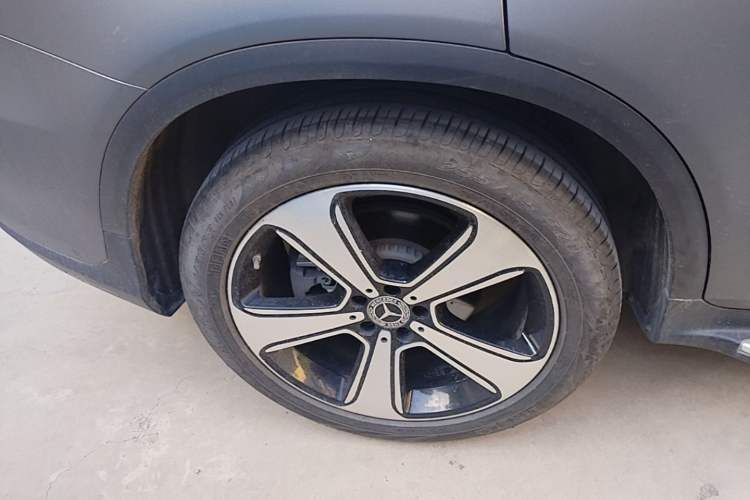 Used Mercedes-Benz GLC 2020 GLC 300 L 4MATIC Luxury Model Right Rear Wheel Hub