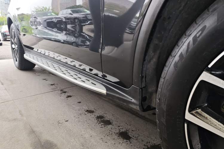 Used Mercedes-Benz GLC 2020 Facelift GLC 260 L 4MATIC Luxury Edition Right Side Sill