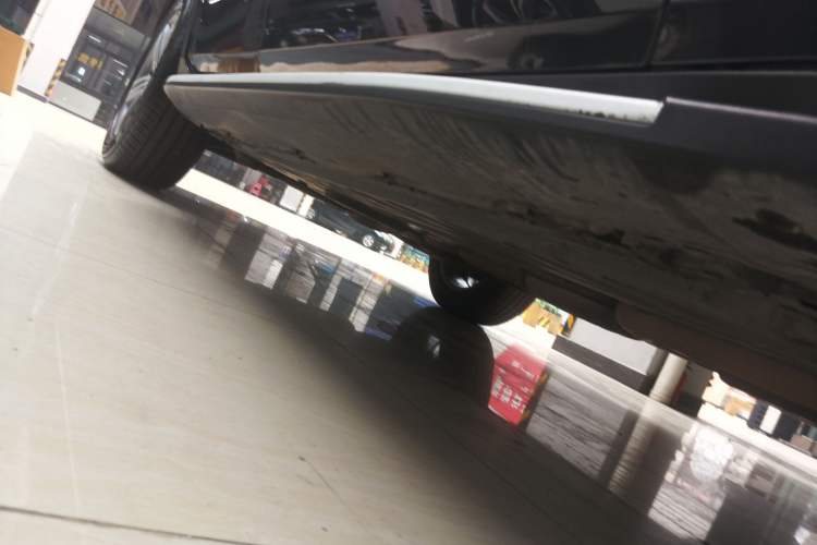 Used Mercedes-Benz GLC 2020 GLC 260 L 4MATIC Luxury Model Right Side Sill