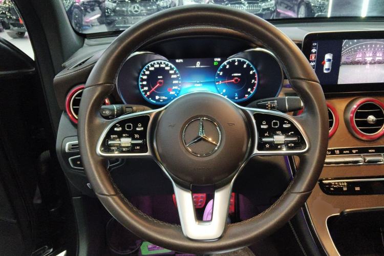 Used Mercedes-Benz GLC 2020 GLC 300 L 4MATIC Dynamic Edition Steering Wheel
