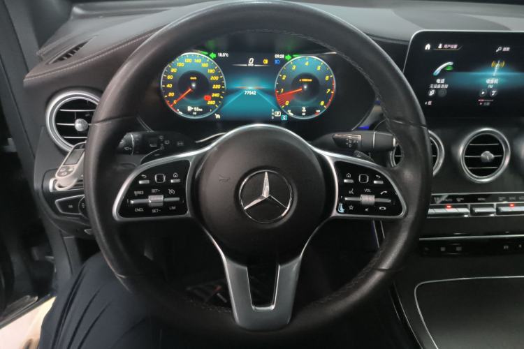 Used Mercedes-Benz GLC 2020 Facelift GLC 260 L 4MATIC Luxury Edition Steering Wheel