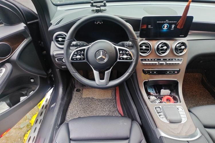 Used Mercedes-Benz GLC 2020 Facelift GLC 300 L 4MATIC Dynamic Edition Steering Wheel