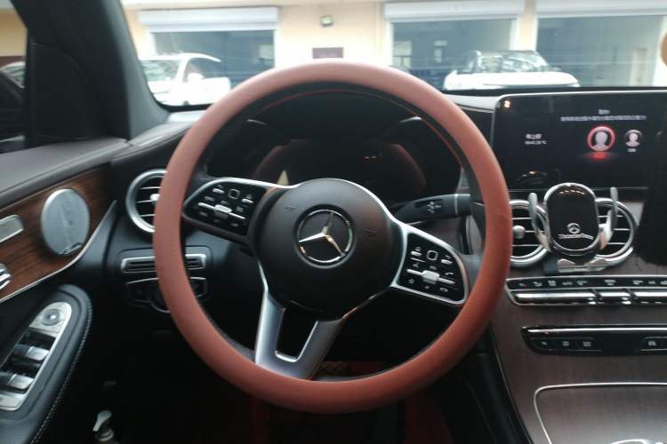 Used Mercedes-Benz GLC 2020 Facelift GLC 300 L 4MATIC Dynamic Edition Steering Wheel