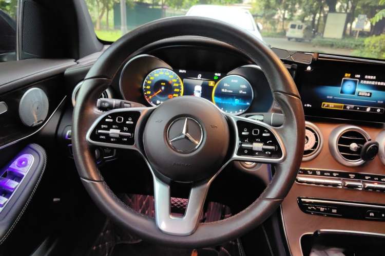 Used Mercedes-Benz GLC 2020 Facelift GLC 260 L 4MATIC Luxury Edition Steering Wheel
