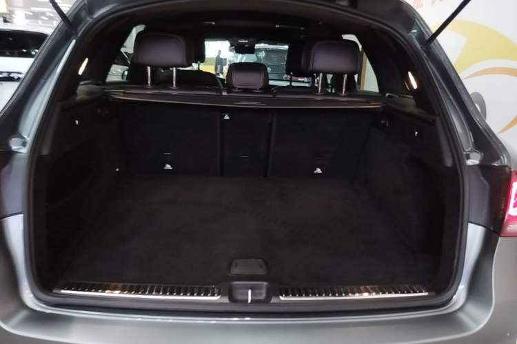 Used Mercedes-Benz GLC 2020 GLC 300 L 4MATIC Dynamic Edition Trunk