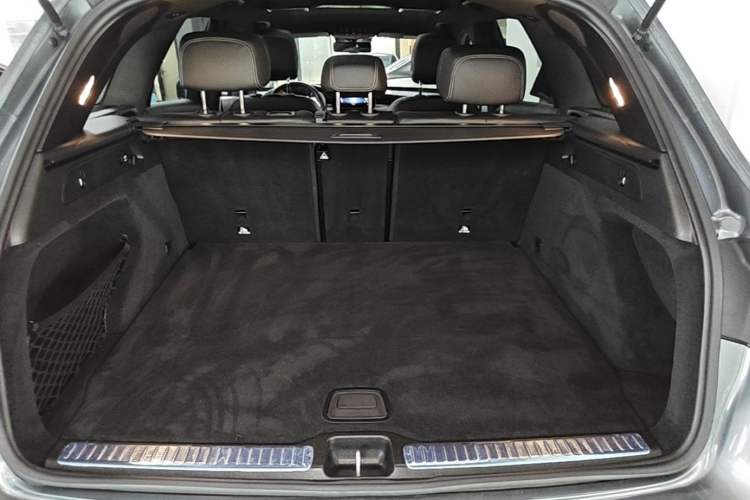 Used Mercedes-Benz GLC 2020 GLC 300 L 4MATIC Dynamic Edition Trunk
