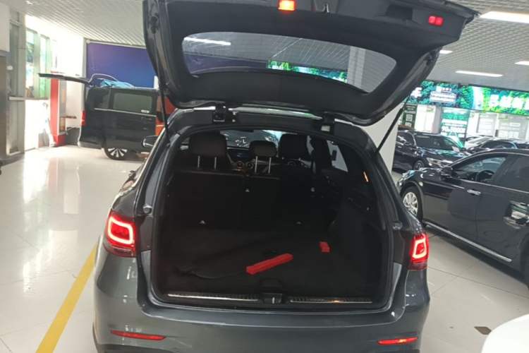 Used Mercedes-Benz GLC 2020 Facelifted GLC 260 L 4MATIC Dynamic Edition Trunk
