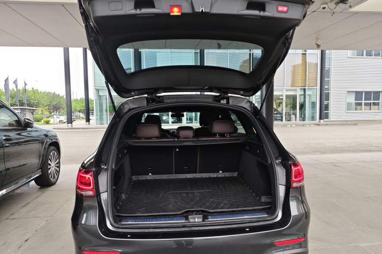 Used Mercedes-Benz GLC 2020 Facelift GLC 260 L 4MATIC Luxury Edition Trunk