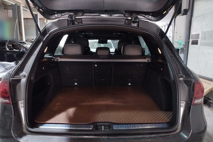 Used Mercedes-Benz GLC 2020 Facelift GLC 300 L 4MATIC Dynamic Edition Trunk