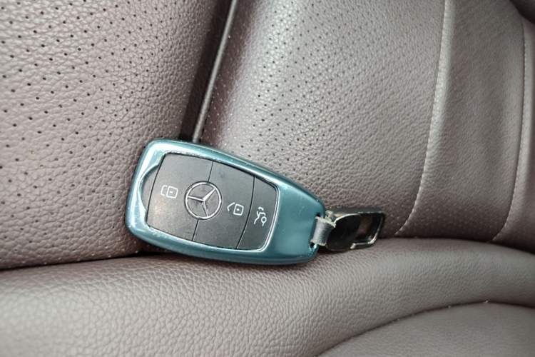 Used Mercedes-Benz GLC 2020 GLC 300 L 4MATIC Dynamic Edition Vehicle Key