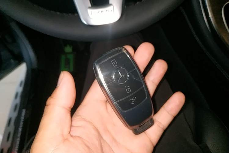 Used Mercedes-Benz GLC 2020 GLC 260 L 4MATIC Luxury Model Vehicle Key