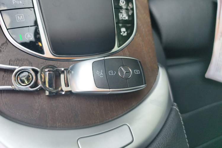 Used Mercedes-Benz GLC 2020 GLC 260 L 4MATIC Luxury Model Vehicle Key