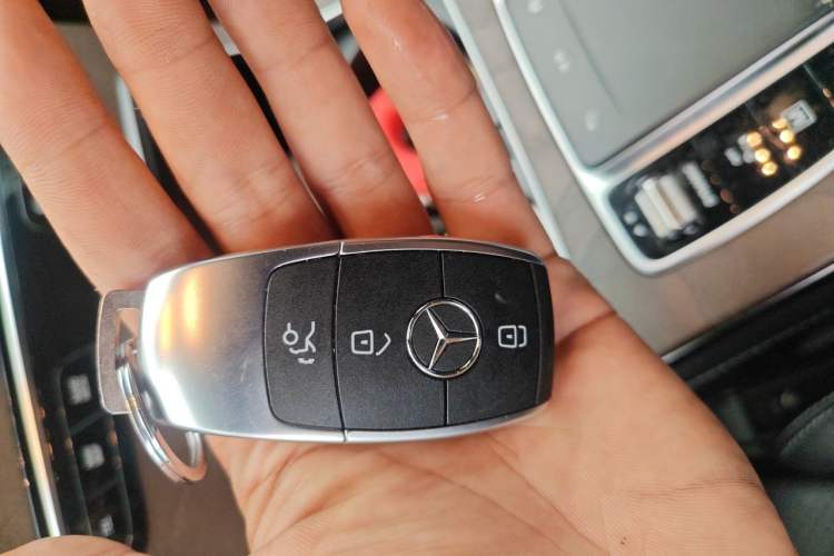Used Mercedes-Benz GLC 2020 Facelift GLC 300 L 4MATIC Dynamic Edition Vehicle Key