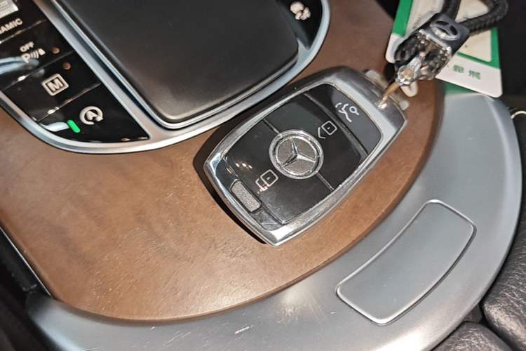Used Mercedes-Benz GLC 2020 GLC 300 L 4MATIC Dynamic Edition Vehicle Key