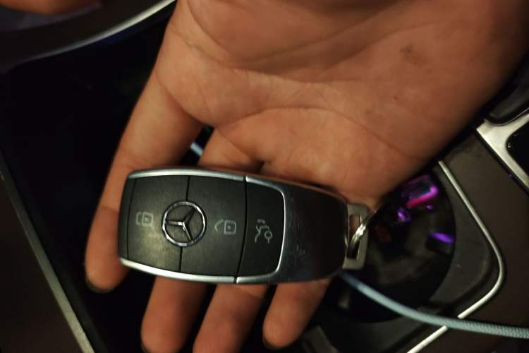 Used Mercedes-Benz GLC 2020 Facelift GLC 260 L 4MATIC Luxury Edition Vehicle Key