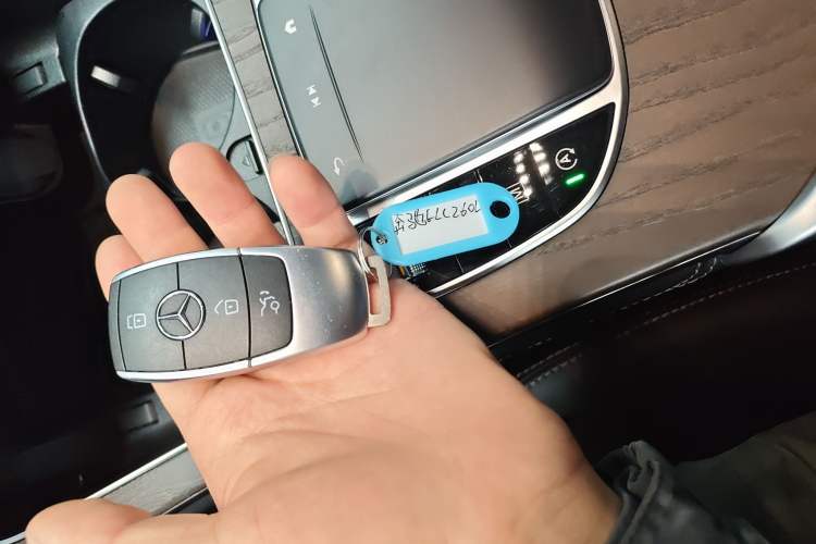 Used Mercedes-Benz GLC 2020 Facelift GLC 260 L 4MATIC Luxury Edition Vehicle Key