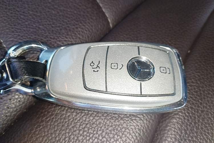 Used Mercedes-Benz GLC 2020 GLC 300 L 4MATIC Luxury Model Vehicle Key