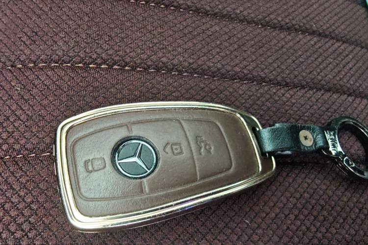 Used Mercedes-Benz GLC 2020 Facelift GLC 260 L 4MATIC Luxury Edition Vehicle Key