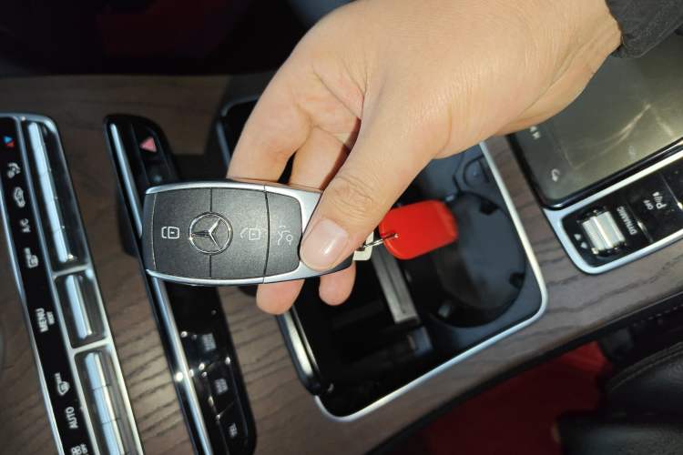 Used Mercedes-Benz GLC 2020 Facelift GLC 300 L 4MATIC Dynamic Edition Vehicle Key